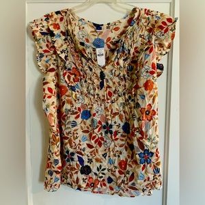 Beautiful Old Navy ruffle cap-sleeve blouse